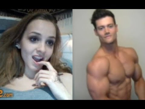Онлайн видео Girls Reaction to Naked Bodybuilders ON Webcam (Omegle) !! 