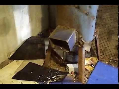 Как сделана дробилка для бутылок Как сделана дробилка для бутылок